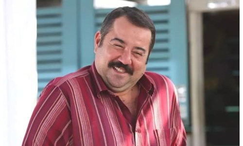 ATA DEMİRER'DEN NETFLIX'E DİZİ